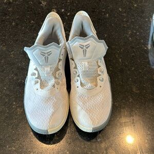 Nike Mamba Fury Kobe’s white/wolf grey size 7.5 like new
